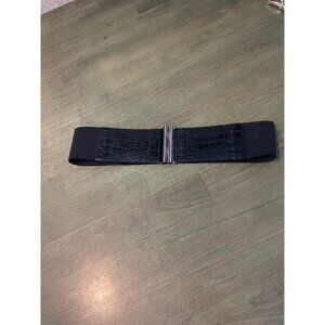 Express M/L Black Croc Texture Stretch Belt With Silver Clasp Closure